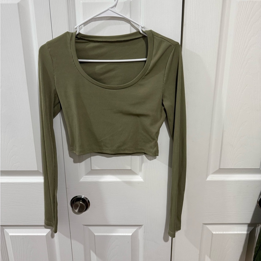 SHEIN Green Fitted Long Sleeve Crop Top